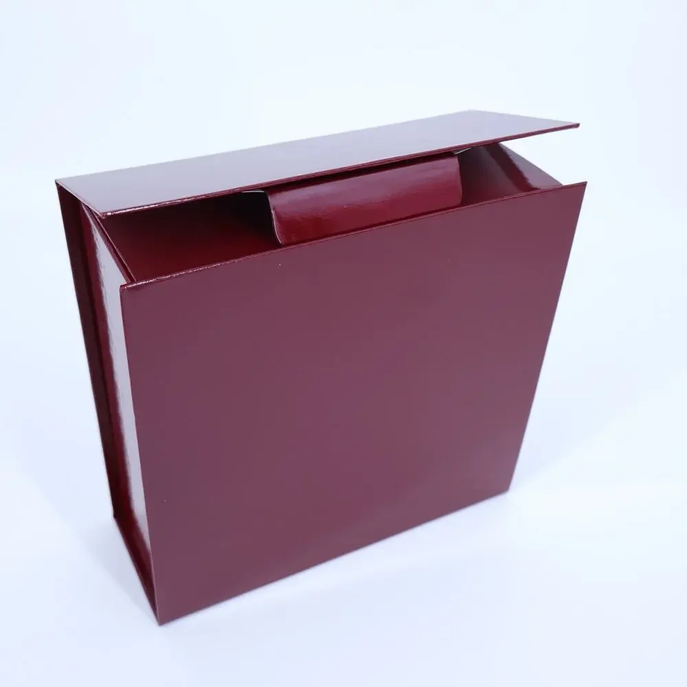 GUCCI Maroon and White Shiny Flip Tab Gift Box 7x7x2.75